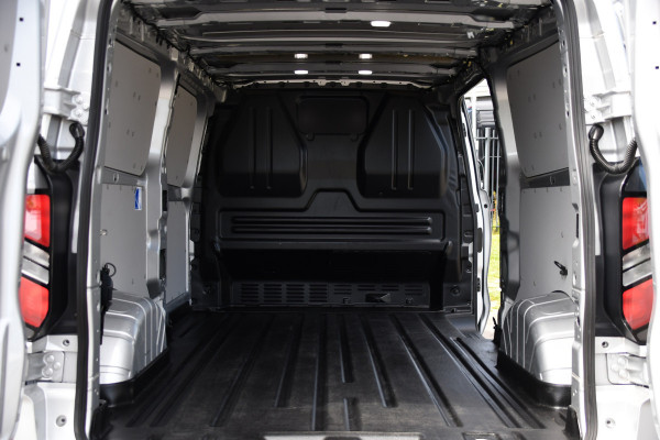Ford Transit Custom 300 2.0 TDCI L2H1 Limited PB Edition Adaptieve Cruise, Camera, Carplay, 170pk, Automaat, LED, Trekhaak, Stoelverwarming, Sensoren, Uniek!