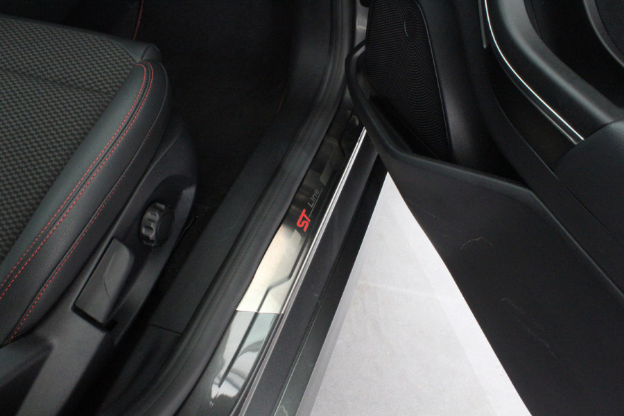 Ford Fiesta 1.0 EcoBoost Hybrid ST-Line X >125pk/B&O/Camera/Winterpakket/Adapt.cruise/Full LED/All season banden