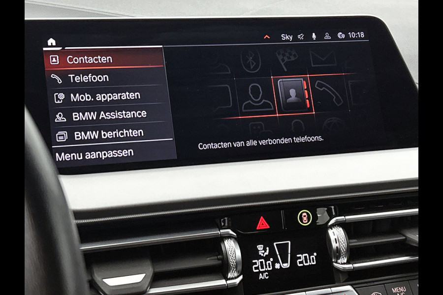 BMW 1-serie 118i Business Edition Automaat (NL-AUTO, NAVIGATIE, CARPLAY, PARKEERSENSOREN, DEALER ONDERHOUDEN)