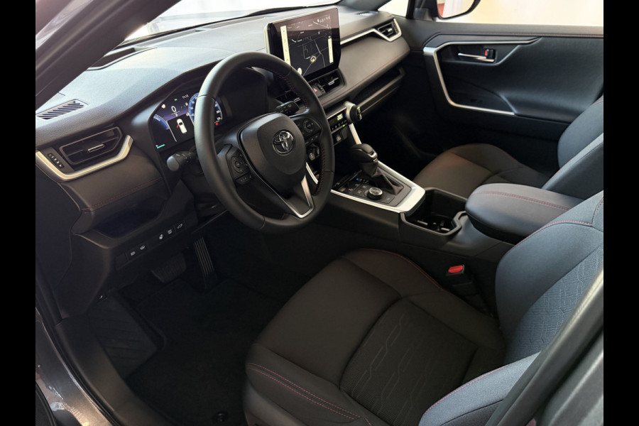 Toyota RAV4 2.5 PHEV AWD 306PK | ☑️ Nieuwe auto ☑️ | 0 km 1500KG trekgew. | HUD | Camera | LED | Elek. klep | STUUR/STOELVERW. V+A PHEV PLUG IN