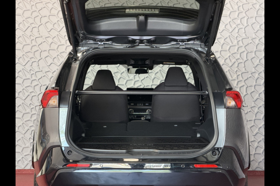 Toyota RAV4 2.5 PHEV AWD 306PK | ☑️ Nieuwe auto ☑️ | 0 km 1500KG trekgew. | HUD | Camera | LED | Elek. klep | STUUR/STOELVERW. V+A PHEV PLUG IN