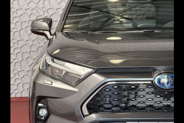 Toyota RAV4 2.5 PHEV AWD 306PK | ☑️ Nieuwe auto ☑️ | 0 km 1500KG trekgew. | HUD | Camera | LED | Elek. klep | STUUR/STOELVERW. V+A PHEV PLUG IN