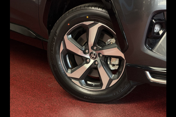 Toyota RAV4 2.5 PHEV AWD 306PK | ☑️ Nieuwe auto ☑️ | 0 km 1500KG trekgew. | HUD | Camera | LED | Elek. klep | STUUR/STOELVERW. V+A PHEV PLUG IN