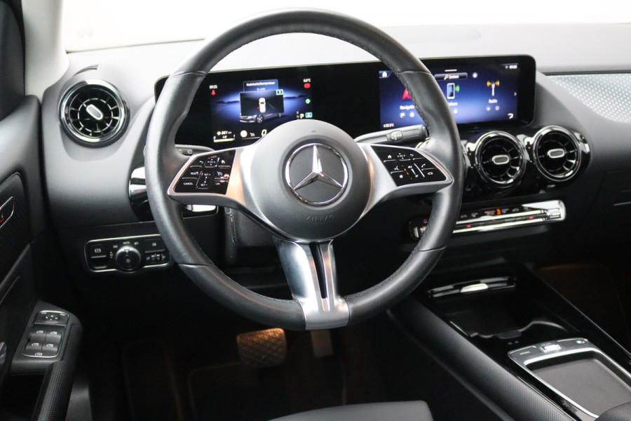Mercedes-Benz B-Klasse 180 Automaat Mild-Hybrid Business Navigatie/Camera/Stoel-stuurverwarming