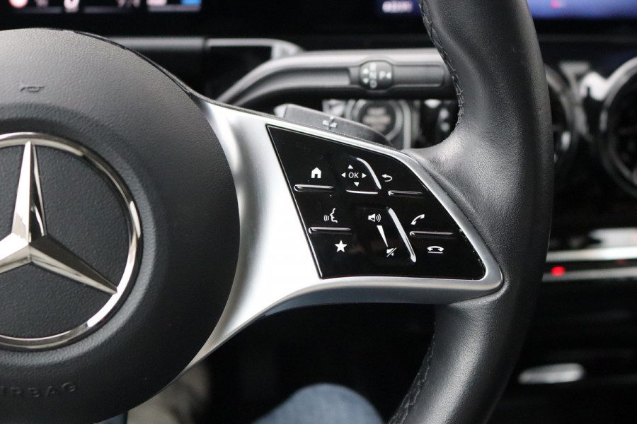 Mercedes-Benz B-Klasse 180 Automaat Mild-Hybrid Business Navigatie/Camera/Stoel-stuurverwarming