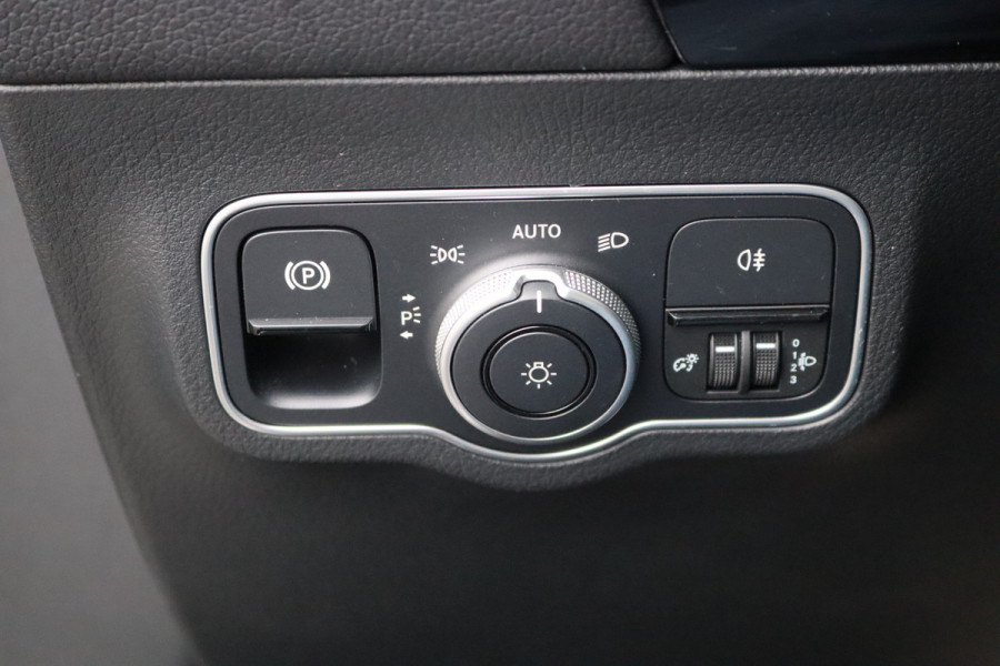 Mercedes-Benz B-Klasse 180 Automaat Mild-Hybrid Business Navigatie/Camera/Stoel-stuurverwarming