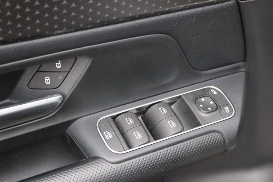 Mercedes-Benz B-Klasse 180 Automaat Mild-Hybrid Business Navigatie/Camera/Stoel-stuurverwarming