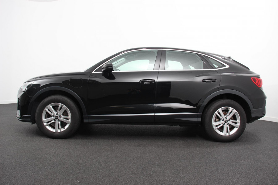 Audi Q3 Sportback 45 TFSI e 245pk PHEV S-tronic Attitude Navigatie Parkeersensoren Adaptive Cruise Control Stoelverwarming Ledverlichting Virtual Cockpit Climate Control