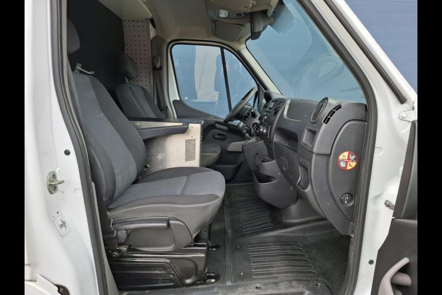 Renault Master T35 2.3 dCi L2H2 AIRCO / CRUISE CONTROLE / IMPERIAL / TREKHAAK / EURO 6