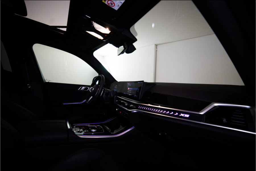 BMW X5 xDrive50e M-Sport Pro 490PK | Harman/Kardon | Pano | Kuipstoelen | Glow | 360 | VOL! Fabrieksgarantie