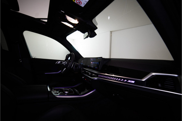 BMW X5 xDrive50e M-Sport Pro 490PK | Harman/Kardon | Pano | Kuipstoelen | Glow | 360 | VOL! Fabrieksgarantie