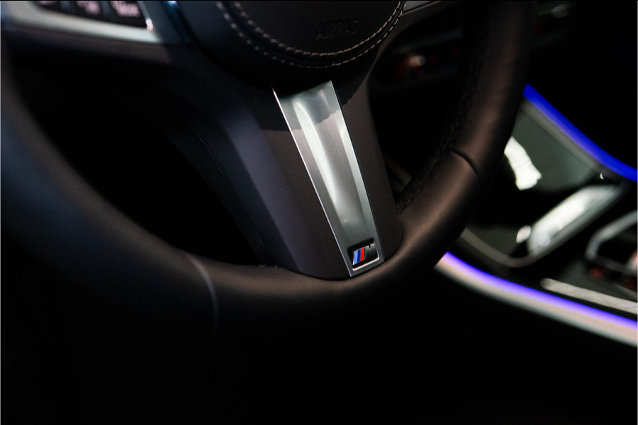 BMW X5 xDrive50e M-Sport Pro 490PK | Harman/Kardon | Pano | Kuipstoelen | Glow | 360 | VOL! Fabrieksgarantie