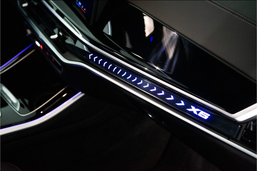 BMW X5 xDrive50e M-Sport Pro 490PK | Harman/Kardon | Pano | Kuipstoelen | Glow | 360 | VOL! Fabrieksgarantie