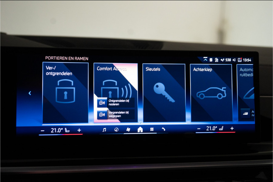 BMW X5 xDrive50e M-Sport Pro 490PK | Harman/Kardon | Pano | Kuipstoelen | Glow | 360 | VOL! Fabrieksgarantie