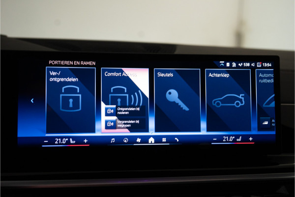 BMW X5 xDrive50e M-Sport Pro 490PK | Harman/Kardon | Pano | Kuipstoelen | Glow | 360 | VOL! Fabrieksgarantie