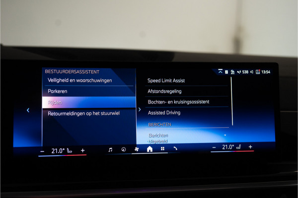 BMW X5 xDrive50e M-Sport Pro 490PK | Harman/Kardon | Pano | Kuipstoelen | Glow | 360 | VOL! Fabrieksgarantie