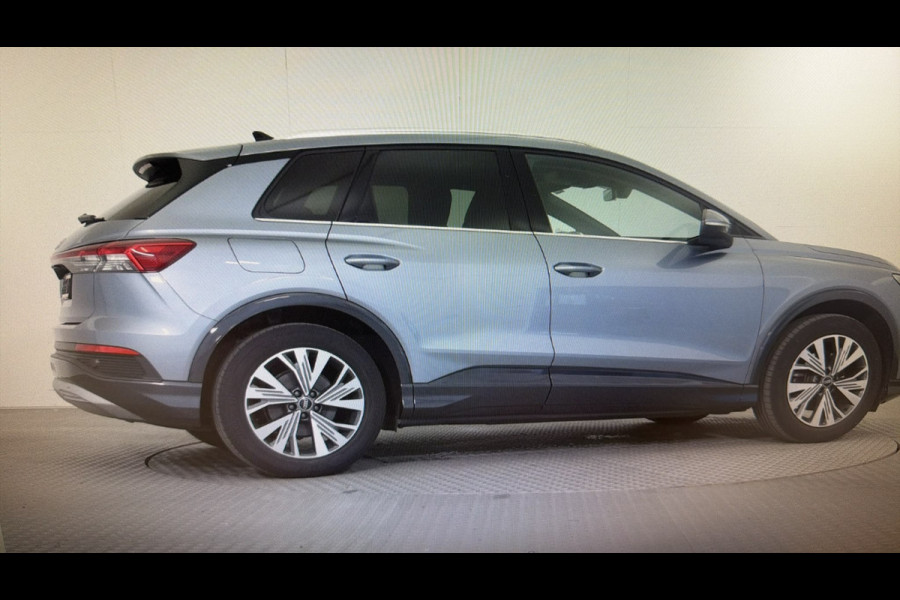 Audi Q4 e-tron BWJ 2022 | 35 Launch edition Advanced 55 kWh | SPORTSTOELEN | CARPLAY | CLIMA | STOELVERW | CAMERA A | PDC 2X | LICHTMETAAL |