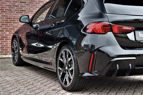 BMW 1-serie 120 M-Sport Pano ACC 360 HUD Massage H/K 19inch El-Klep
