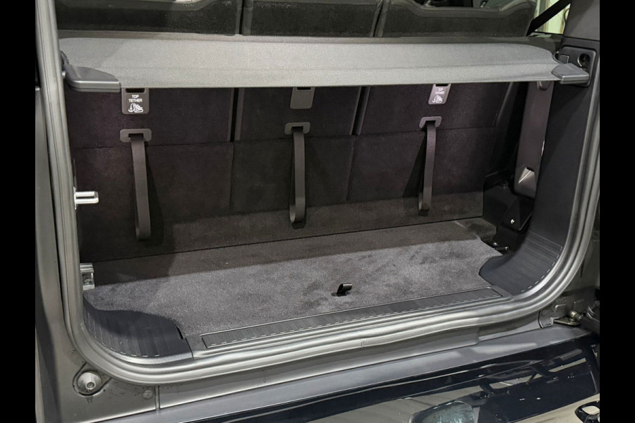 Land Rover Defender 130 3.0 P400 130 X 8p / Pano / Meridian / Stoelventilatie