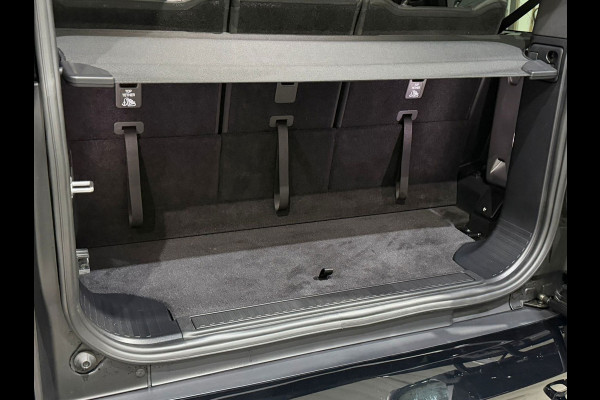Land Rover Defender 130 3.0 P400 130 X 8p / Pano / Meridian / Stoelventilatie