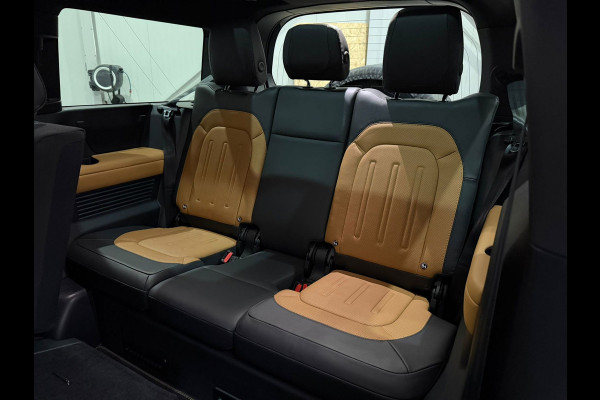 Land Rover Defender 130 3.0 P400 130 X 8p / Pano / Meridian / Stoelventilatie