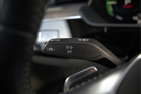 Audi e-tron e-tron 55 quattro advanced Pro Line Plus 95 kWh | Panoramadak | Bang & Olufsen | Stoelkoeling | Stoelverwarming | Massage | Head-Up Display | 360 Camera | Matrix LED | Luchtvering | Memory Seats | Elektrisch Verstelbare Stoelen |