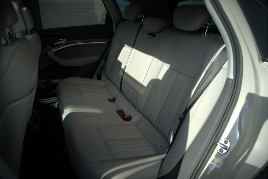 Audi e-tron e-tron 55 quattro advanced Pro Line Plus 95 kWh | Panoramadak | Bang & Olufsen | Stoelkoeling | Stoelverwarming | Massage | Head-Up Display | 360 Camera | Matrix LED | Luchtvering | Memory Seats | Elektrisch Verstelbare Stoelen |