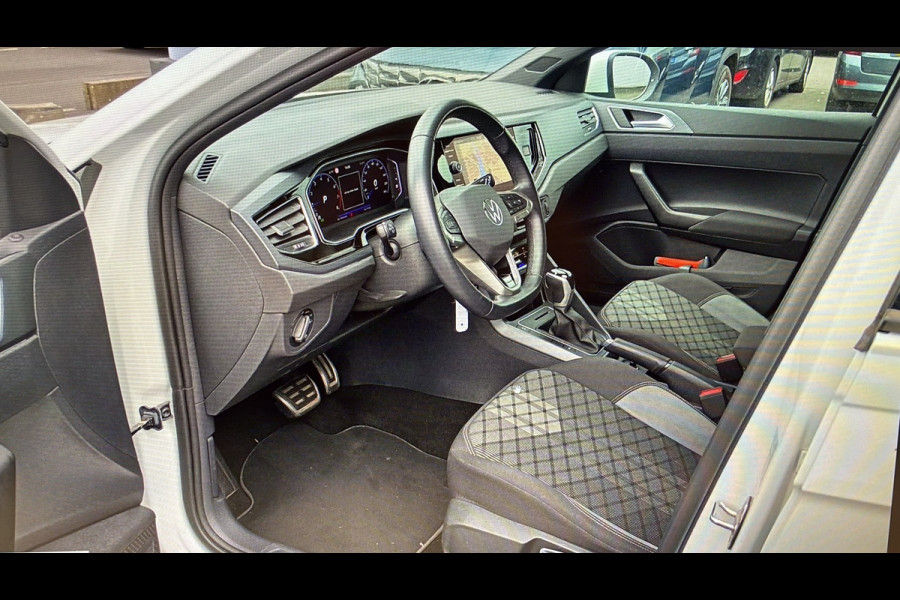 Volkswagen Taigo BWJ 2022 | 1.0 TSI R-Line Business AUTOMAAT | CAMERA A | VIRT. COCKPIT | PDC 2X | DONKER GLAS | 18'' LMV | CLIMA | NAVI |