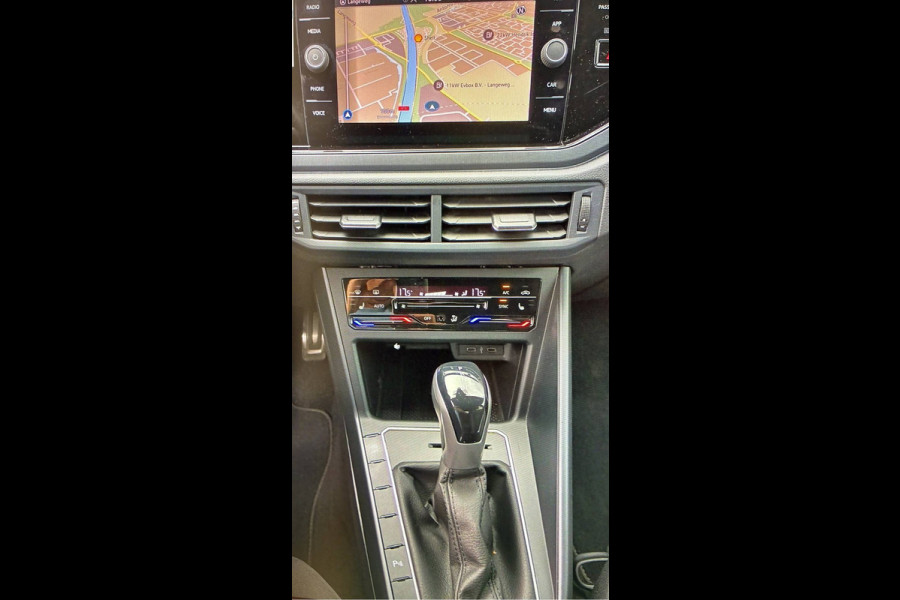 Volkswagen Taigo BWJ 2022 | 1.0 TSI R-Line Business AUTOMAAT | CAMERA A | VIRT. COCKPIT | PDC 2X | DONKER GLAS | 18'' LMV | CLIMA | NAVI |