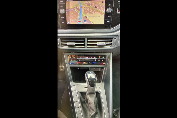 Volkswagen Taigo BWJ 2022 | 1.0 TSI R-Line Business AUTOMAAT | CAMERA A | VIRT. COCKPIT | PDC 2X | DONKER GLAS | 18'' LMV | CLIMA | NAVI |
