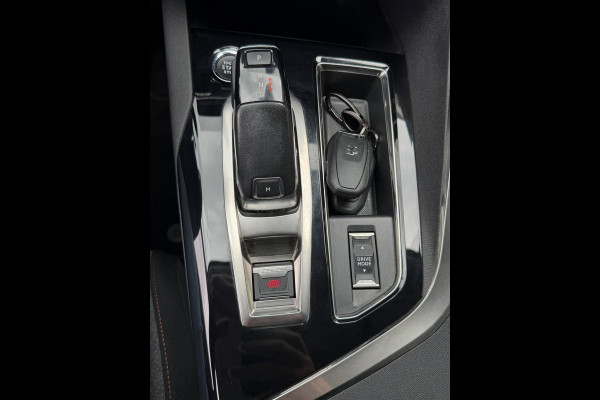 Peugeot 3008 1.2 PureTech Active Pack Business - Navigatie / Apple CarPlay I Airco I Camera & PDC I LED I Dealer onderhouden
