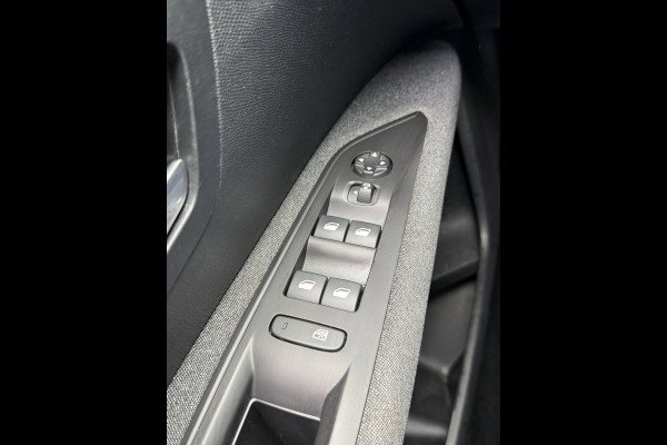Peugeot 3008 1.2 PureTech Active Pack Business - Navigatie / Apple CarPlay I Airco I Camera & PDC I LED I Dealer onderhouden
