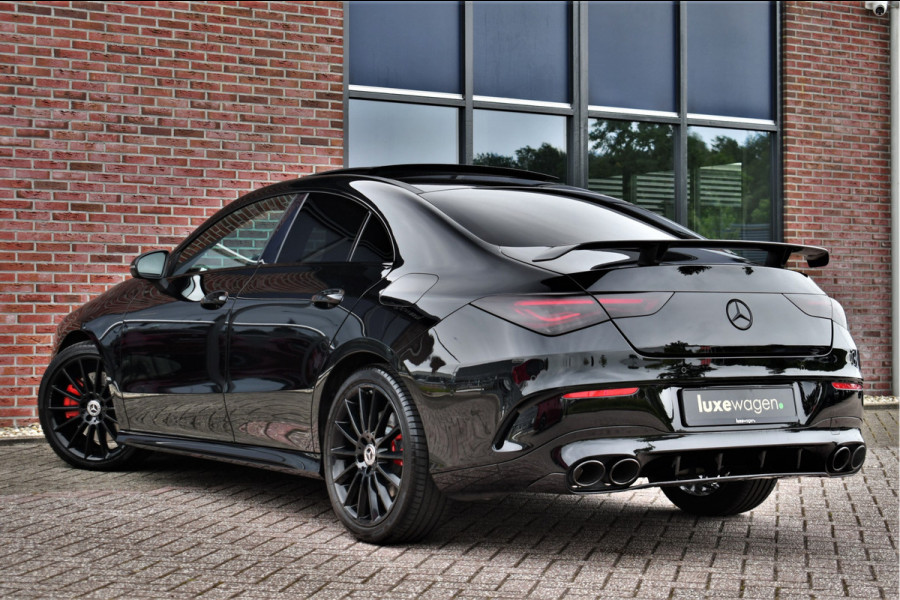 Mercedes-Benz CLA-Klasse 220 AMG 45 Look Pano Night 19inch Sportuilaat