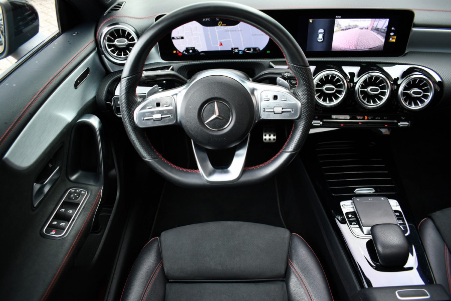 Mercedes-Benz CLA-Klasse 220 AMG 45 Look Pano Night 19inch Sportuilaat