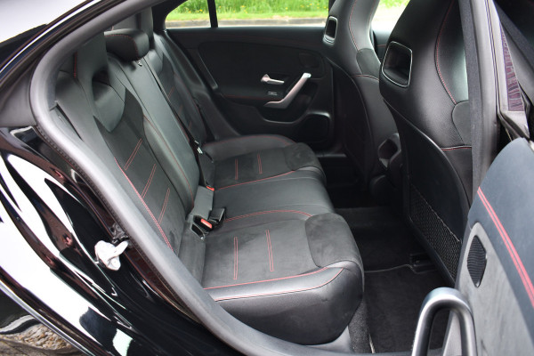 Mercedes-Benz CLA-Klasse 220 AMG 45 Look Pano Night 19inch Sportuilaat