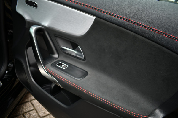 Mercedes-Benz CLA-Klasse 220 AMG 45 Look Pano Night 19inch Sportuilaat
