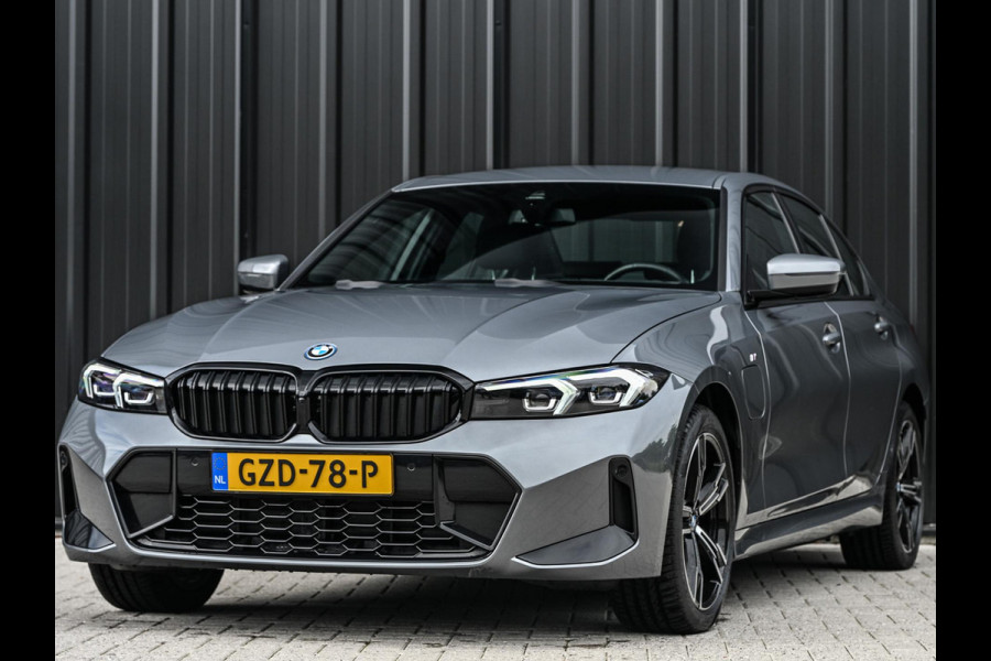 BMW 3-serie 330e | M-Sport | Facelift | Shadowline | Led Koplampen | Camera | NL auto | Stoelverwarming