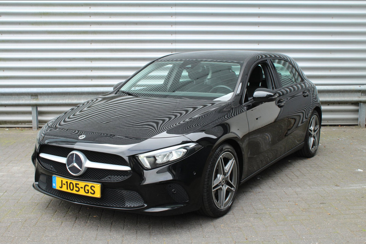 Mercedes-Benz A-Klasse 180 136pk Business Solution AUTOMAAT Widescreen 18"AMG LMV