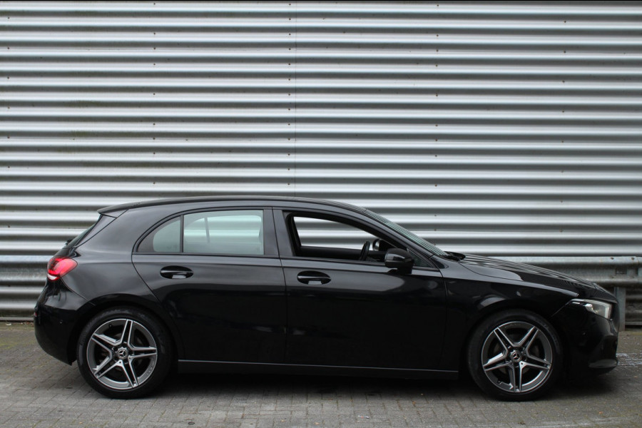 Mercedes-Benz A-Klasse 180 136pk Business Solution AUTOMAAT Widescreen 18"AMG LMV