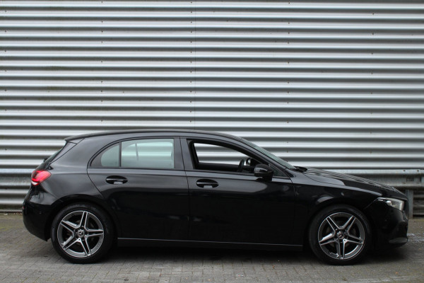 Mercedes-Benz A-Klasse 180 136pk Business Solution AUTOMAAT Widescreen 18"AMG LMV
