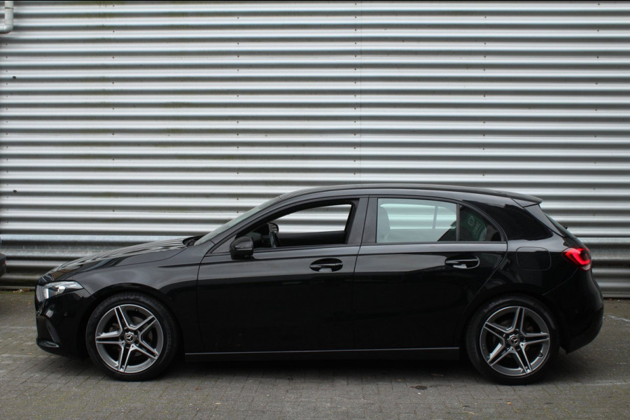 Mercedes-Benz A-Klasse 180 136pk Business Solution AUTOMAAT Widescreen 18"AMG LMV