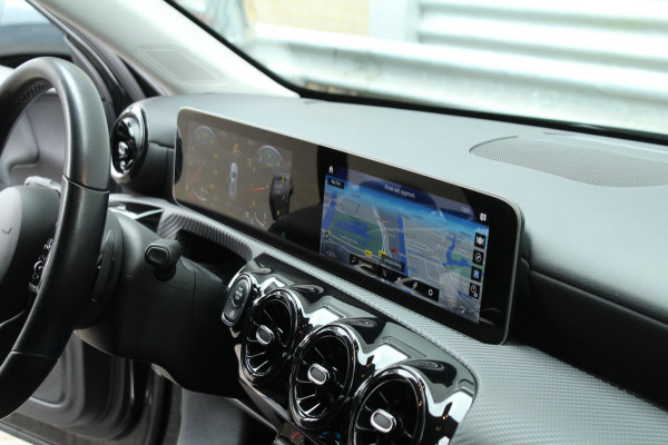 Mercedes-Benz A-Klasse 180 136pk Business Solution AUTOMAAT Widescreen 18"AMG LMV