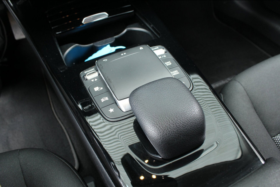 Mercedes-Benz A-Klasse 180 136pk Business Solution AUTOMAAT Widescreen 18"AMG LMV