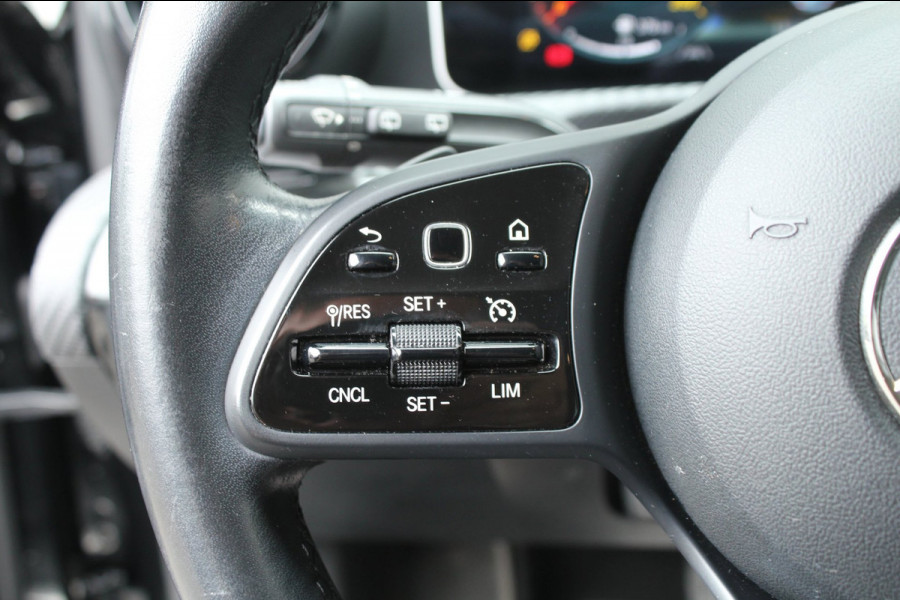Mercedes-Benz A-Klasse 180 136pk Business Solution AUTOMAAT Widescreen 18"AMG LMV