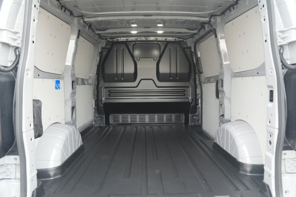 Ford E-Transit Custom 320 L1H1 Limited 71 kWh 218pk - Stoel + Stoel - Keyless - Stoelverwarming - Camera - Carplay - Rijklaar