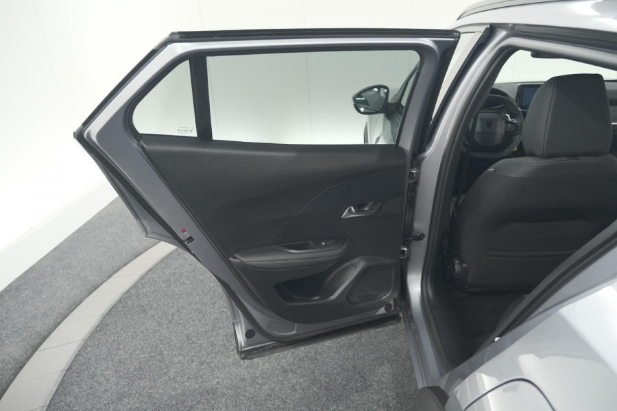 Peugeot 2008 Hybrid 136 e-DCS6 Allure | VOORZIEN VAN DE JUISTE OPTIES | 360 Camera | Adaptieve Cruise Control | Dodehoekdetectie | Navigatie