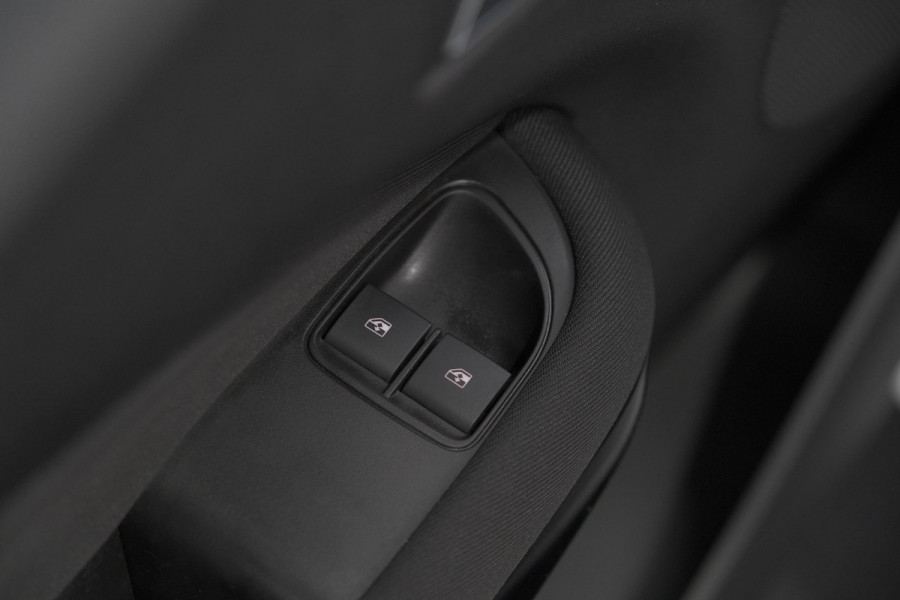 Opel ADAM 1.0 Turbo Jam Favourite | Allseason Banden | Bluetooth Radio | Cruise Control | 16 Inch Lichtmetalen Velgen