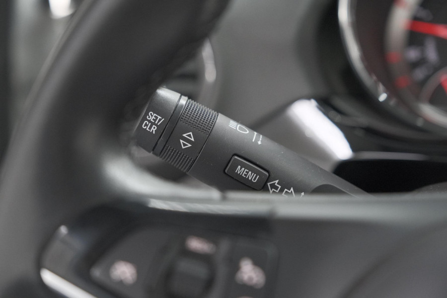 Opel ADAM 1.0 Turbo Jam Favourite | Allseason Banden | Bluetooth Radio | Cruise Control | 16 Inch Lichtmetalen Velgen