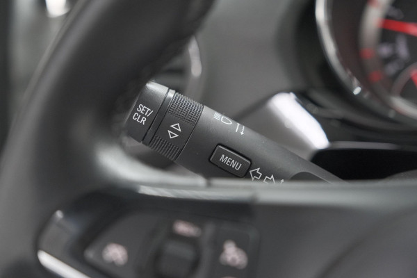 Opel ADAM 1.0 Turbo Jam Favourite | Allseason Banden | Bluetooth Radio | Cruise Control | 16 Inch Lichtmetalen Velgen