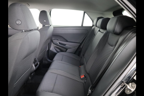Volkswagen T-Roc 1.5 eTsi Life First Edition 115PK DSG | Beschikbaar vanaf 3-7-2026 |Verlengde garantie | 18" Lm velgen | Stoel- en stuurverwarming |